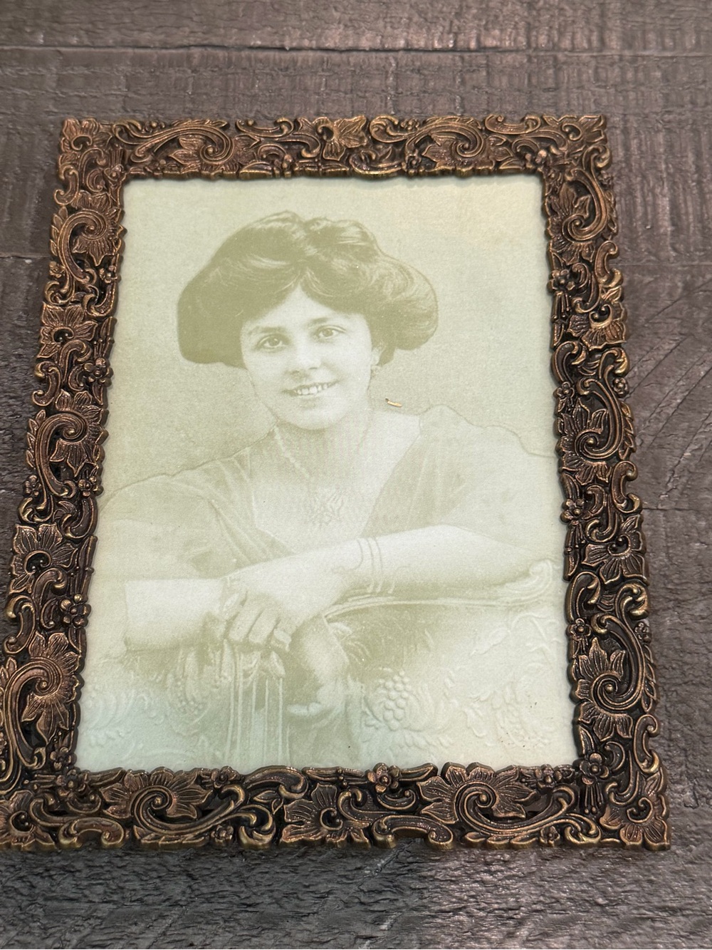 Vintage Ornate Bronze Tone Picture Frame Floral Scroll Made in Korea 8x6